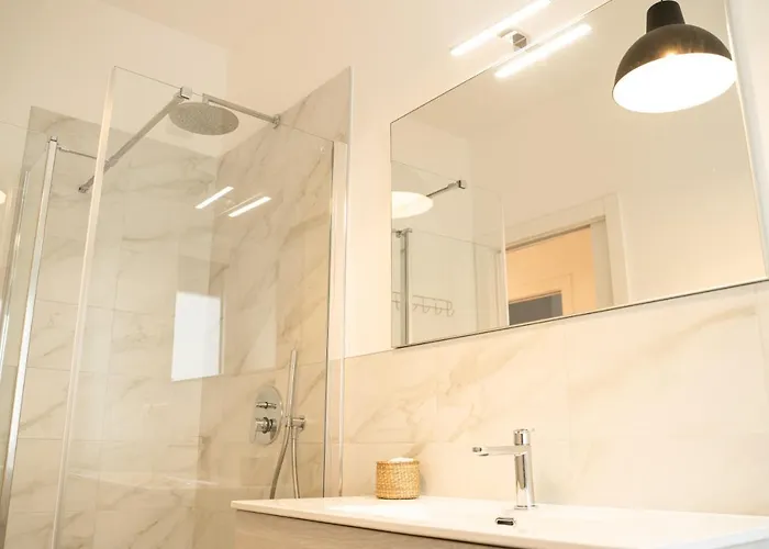 Piazza Xx Settembre - Feel The Centre Apartment Lecco